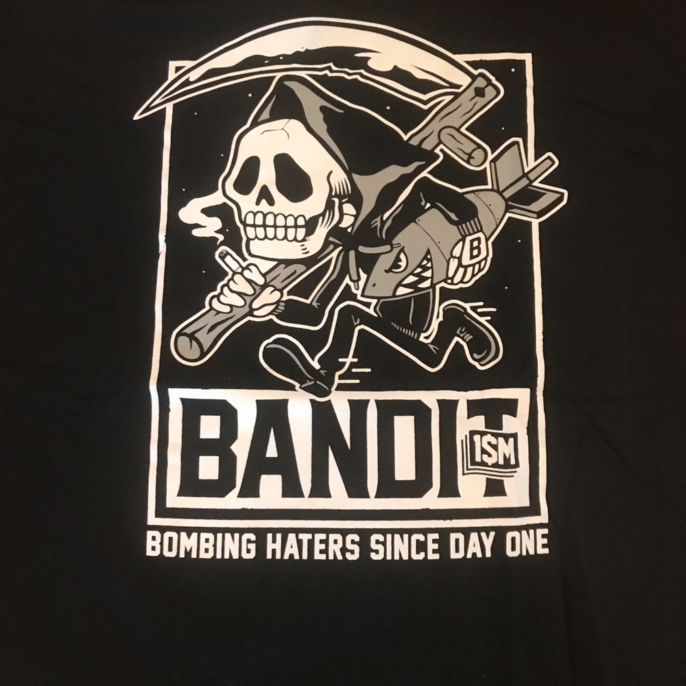 Banditism Men’s T NWOT